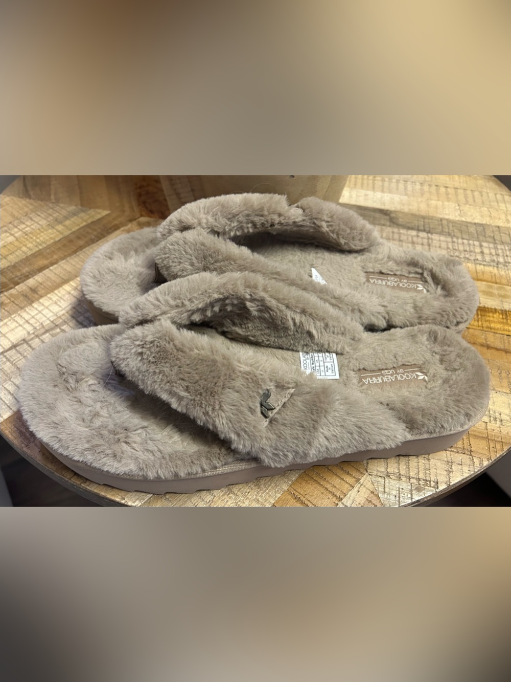 Koolaburra UGG Cozy Fuzzy Flip Flop Slippers in Taupe size 11